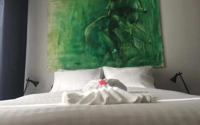 ALL SEASONS Luxury Suites1