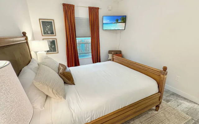 Colony Suites