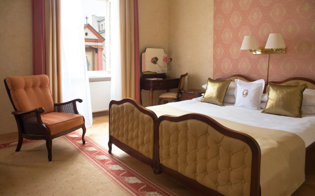 Grand Hotel