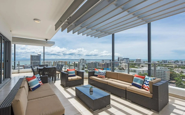 Darwin Executive Suites & FREE CAR