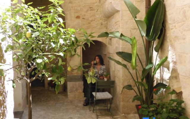 P43 Sicilian Suites