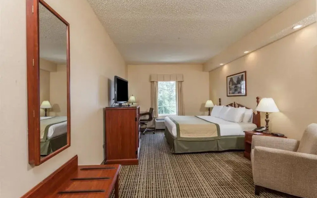 Baymont Inn & Suites Columbia Maury