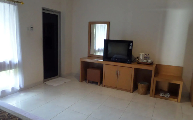 Arini Hotel
