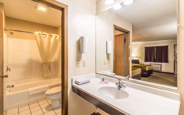 Econo Lodge Valley City