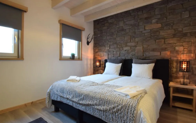 Grandeur Villa with Sauna & Hot Tub in Durbuy