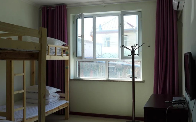 XinJiang YiZhan Youth Hostel