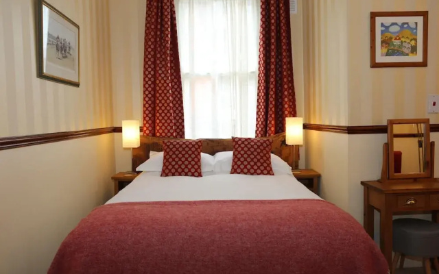 The Waves: Yorkshire Coast B&B