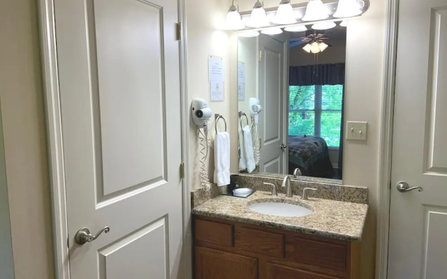 Cedar Lodge 202