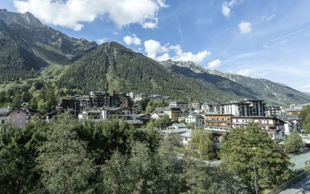 Apartment Forclaz 4B - Alpes Travel - Central Chamonix - Sleeps 4