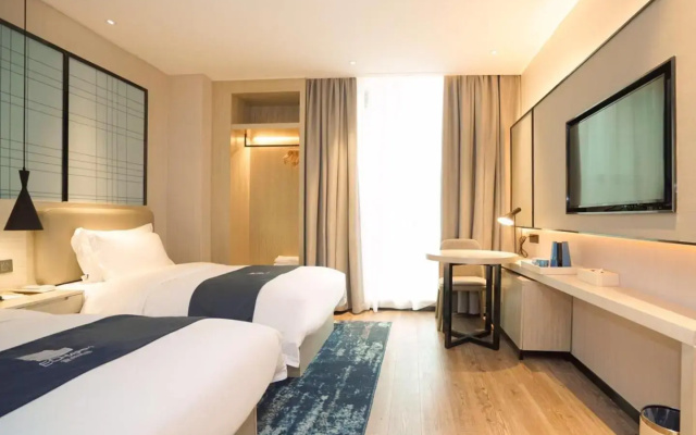Echarm International Hotel Canton Tower Pazhou Convention and Exhibition Center Lujiang Metro Station Branch - Free Shuttle Bus to Canton Fair Complex During Canton Fair Period