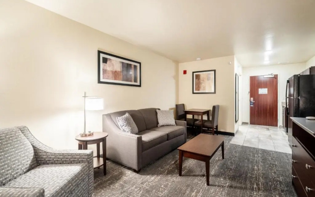 Cobblestone Inn & Suites - Pine Bluffs