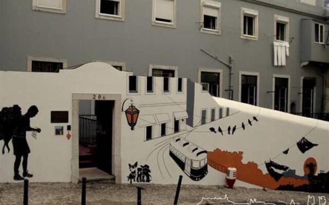 Отель Lisbon Old Town Hostel Португалия, Лиссабон - отзывы, цены и фото номеров - забронировать отель Lisbon Old Town Hostel онлайн вид на фасад
