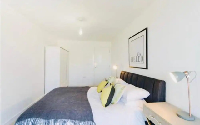 Impeccable 1-bed Apartment in London