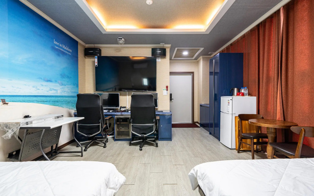 Crystal Residence Hotel