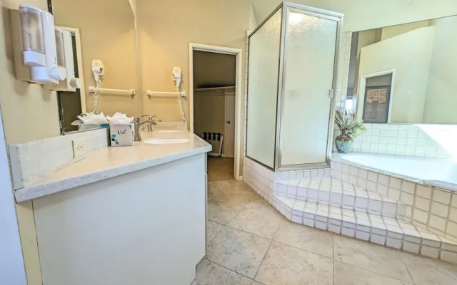River Ridge 423a 2 Bedroom Condo