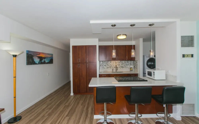 Discovery Bay 3505 1 Bedroom Condo