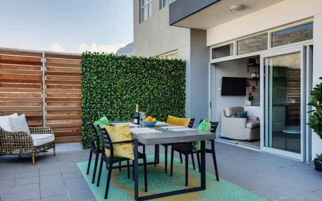 Luxury Table Mountain Balcony Apartment