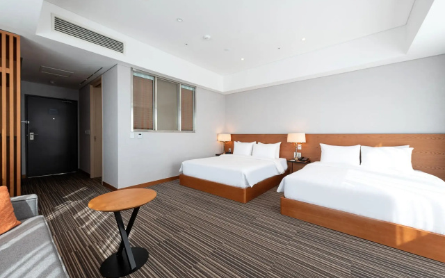 Golden Tulip Incheon Airport Hotel & Suites