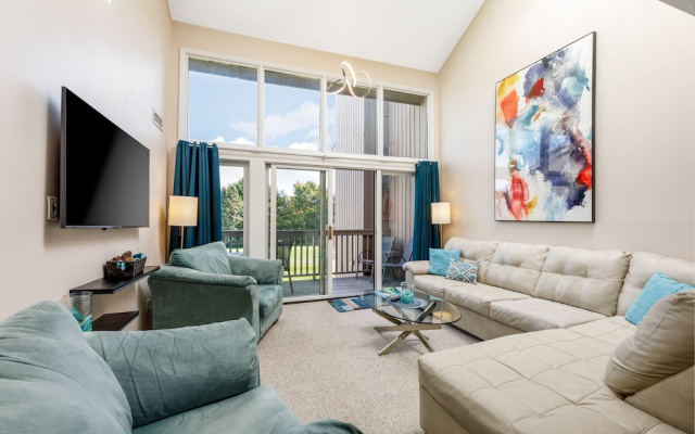 2BDR Loft Suite Golf Course Condo 5549