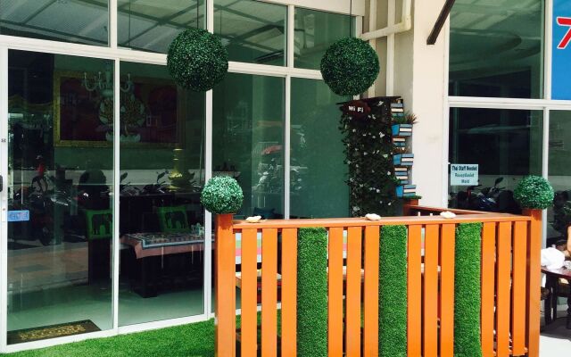 J Sweet Dreams Boutique Hotel Phuket вид на фасад