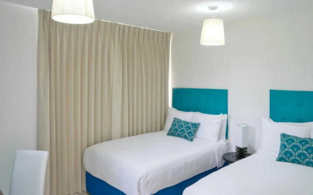 In & Out Hotel