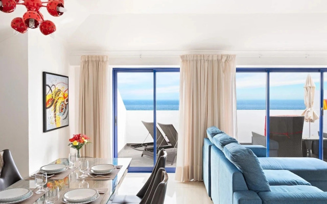Monicca Collection Oura View Suites