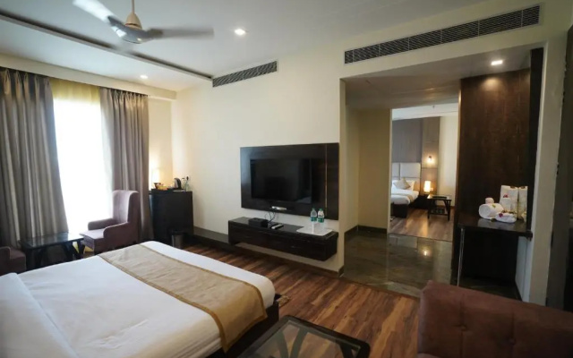 Hotel Idhayan Palace
