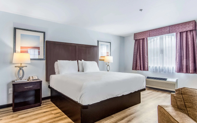 Red Lion Inn & Suites Des Moines