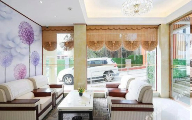 Wuhan Good Time Hotel (Tianhe Airport Hengdian Subway Station)