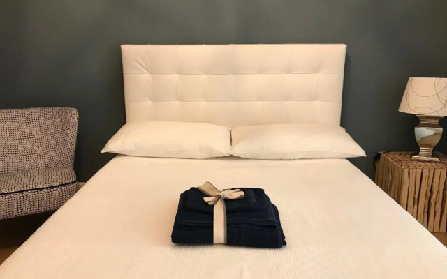 Abitare Al 42 (Adults Only)
