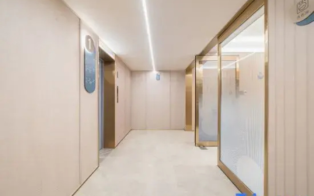 Hanting Hotel (Changchun Oriental Square Guanghua College Branch)