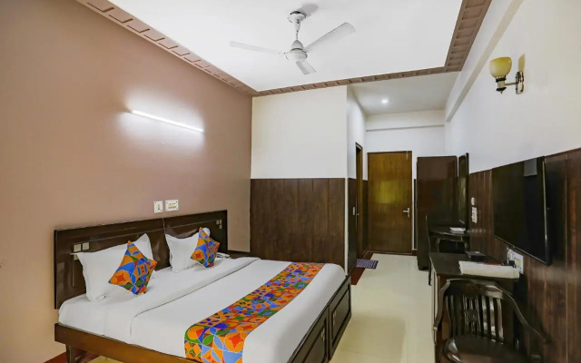 Fabhotel Traika Inn