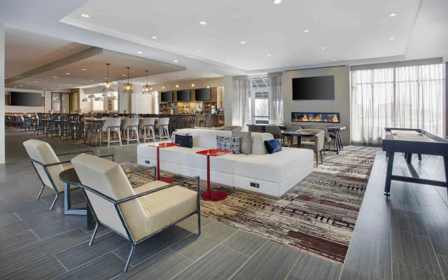 DoubleTree by Hilton Chicago Midway Airport