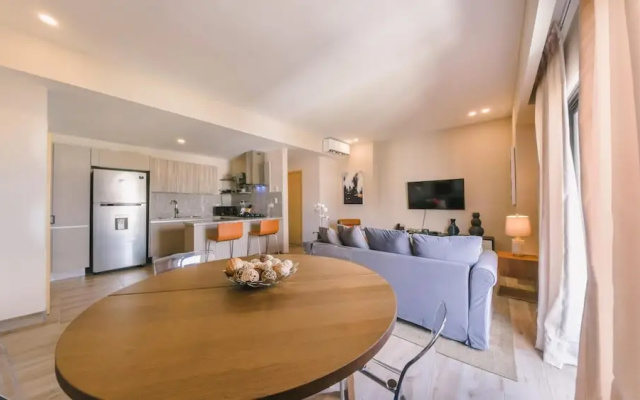Breakfast Included at Regatta Living 906