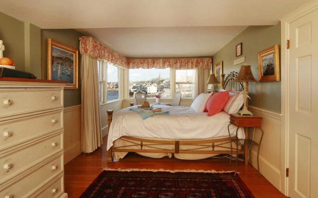 Beach & King Street Inn