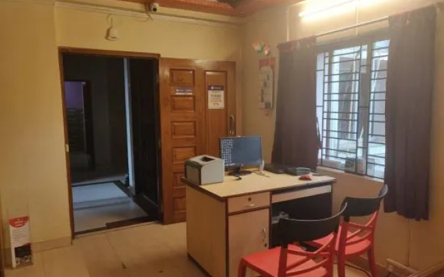 Hotel Orchid Inn (Male Only)