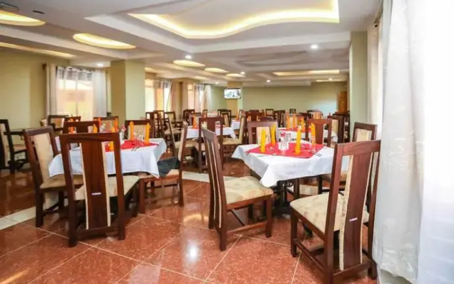 Maxland Hotel Juja
