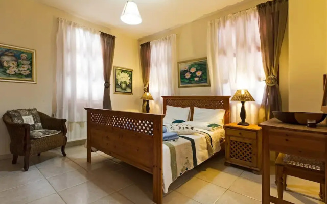 Villa Irene Palace in Peristerona
