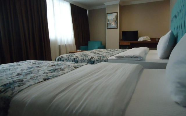 Golden Lounge Hotel