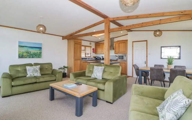 Three Views Lodge