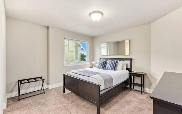Exceptional Solar Powered Home near Old Town!
