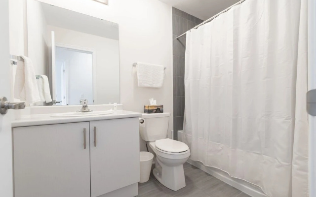 Superb Brand New Spacious Town Home