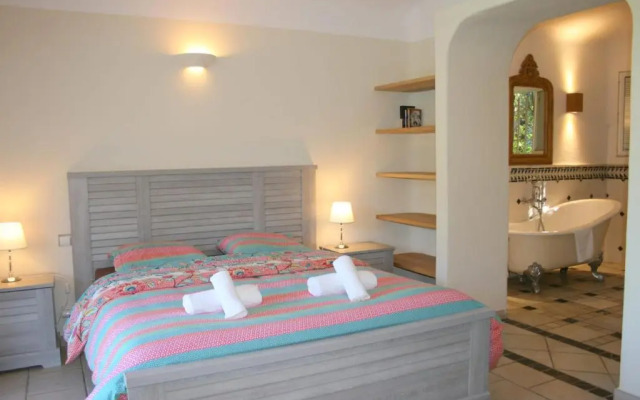 Villa de standing 14 personnes piscine plage 5min le paradis