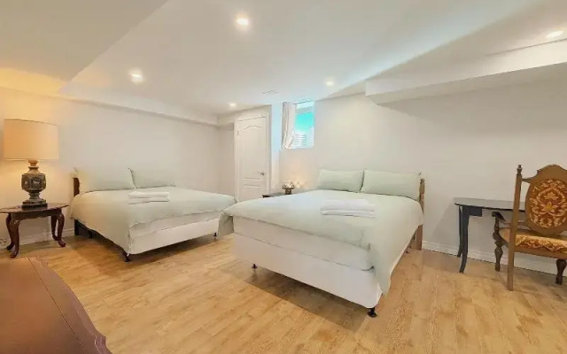 Cozy Home In Richmond Hill With Free Parking