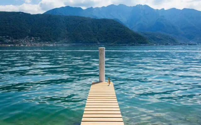 76 The Lake House