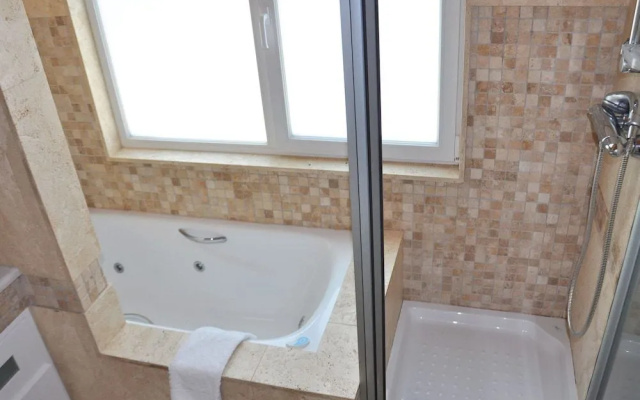 Villa in Vilamoura With Private Pool & BBQ