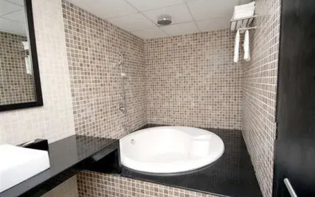 Clarks Inn Suites Pune