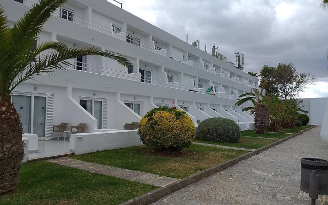 Flipflop Cala Mandía Hotel