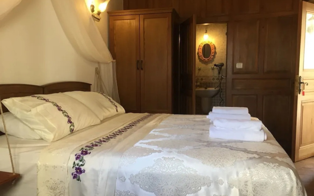 Alasonya Otel Köyiçi