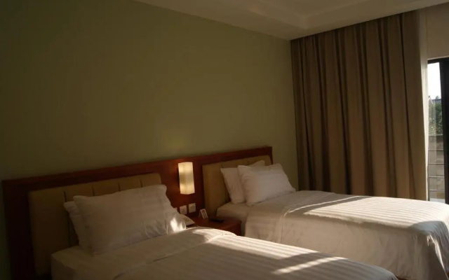 Thong's Inn - KNO Kualanamu Transit Hotel